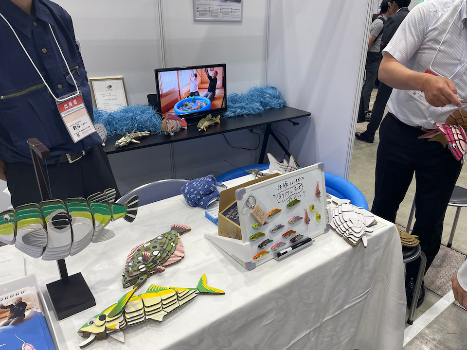 ビジネスマッチングフェア2026のケイアイ静岡様ブースと釣心の展示