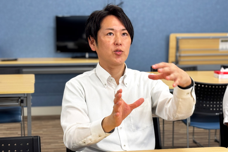 インタビューの様子