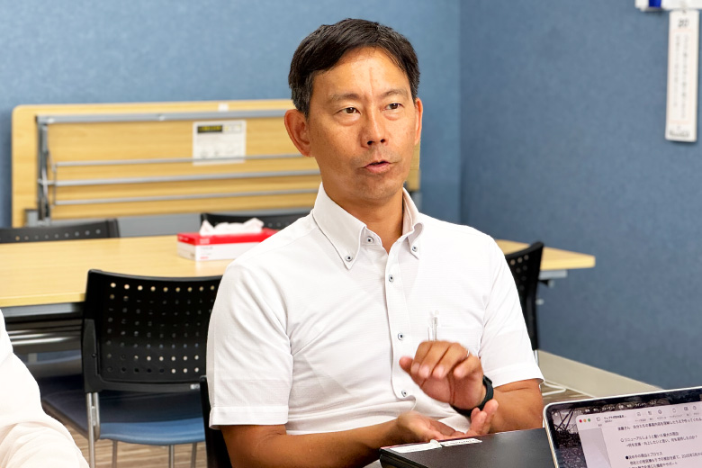 インタビューの様子